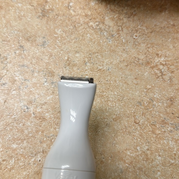 Veet Trimmer - 5 for $25 for items marked with ⭐️ - Picture 5 of 5